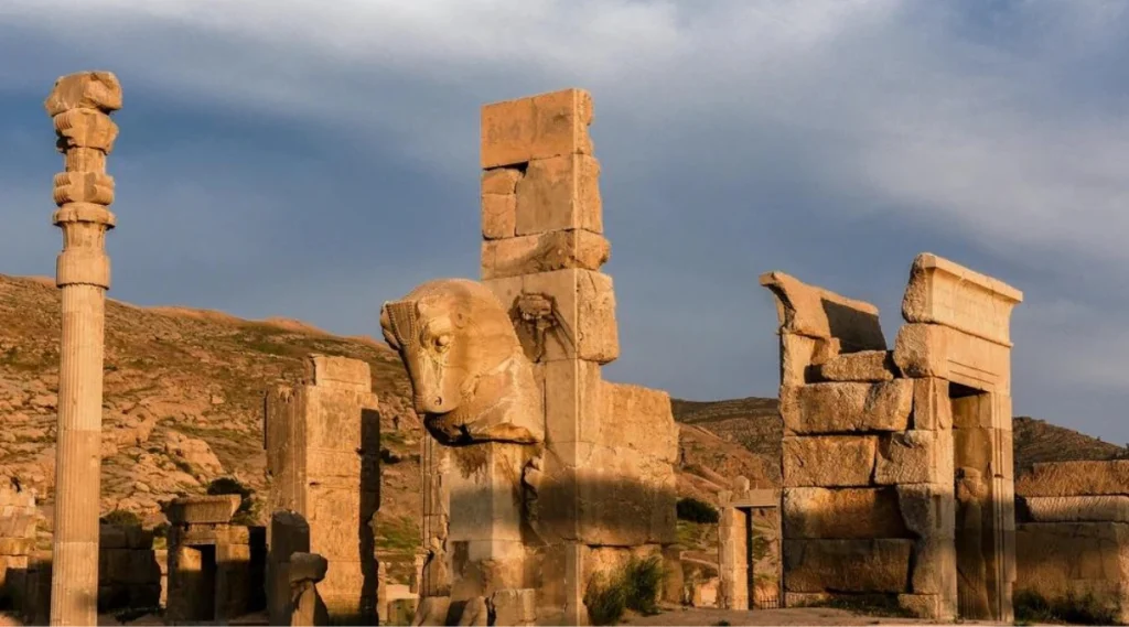 تاریخچه استفاده از سنگ در ایران هزاران سال شکوه و هنر